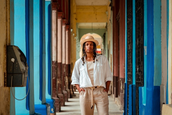 The Cuban Swing — professional photoshoot in Havana, Cuba
